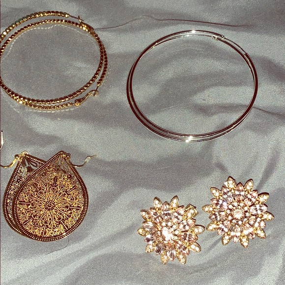 Earrings - Picture 1 of 1